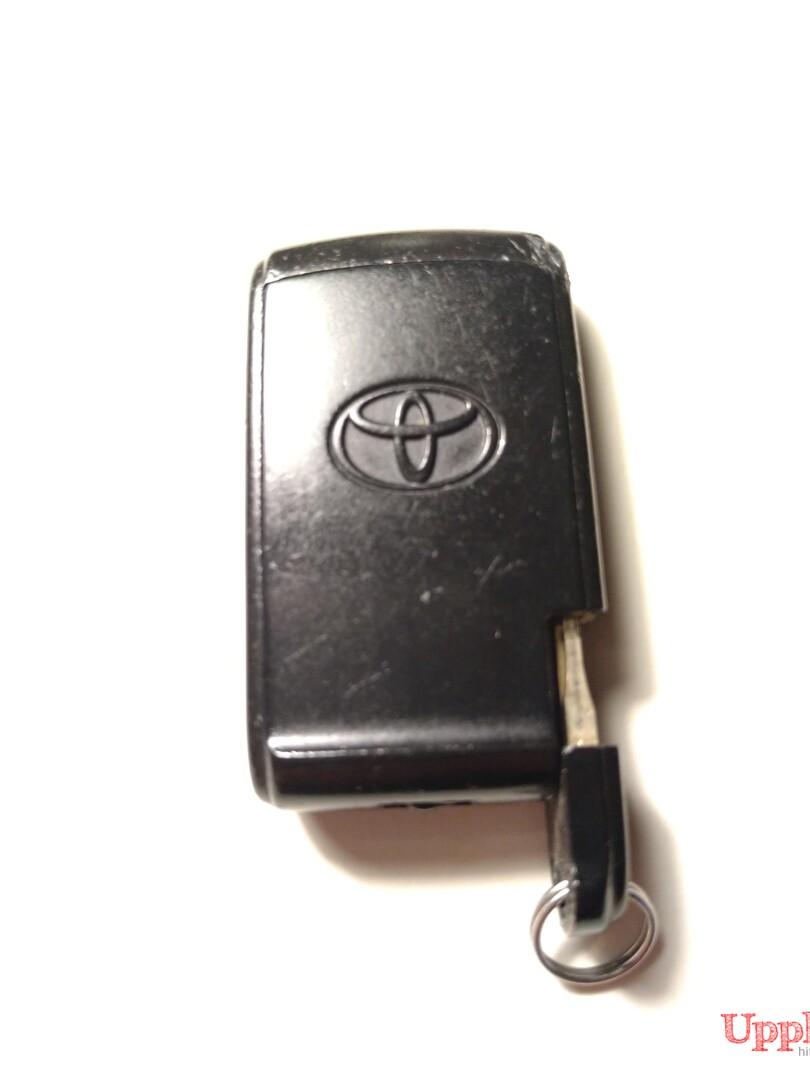 Bilnyckel- Toyota  på www.upphittat.se